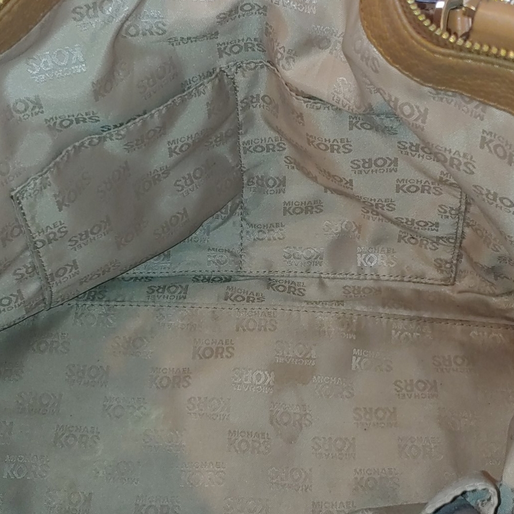 Large authentic Michael Kors purse! - Picture 7 of 12